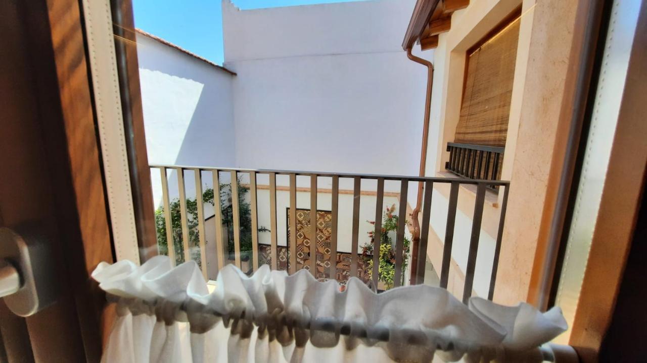 La Casa Del Medico Hosteria Rural Urda Εξωτερικό φωτογραφία